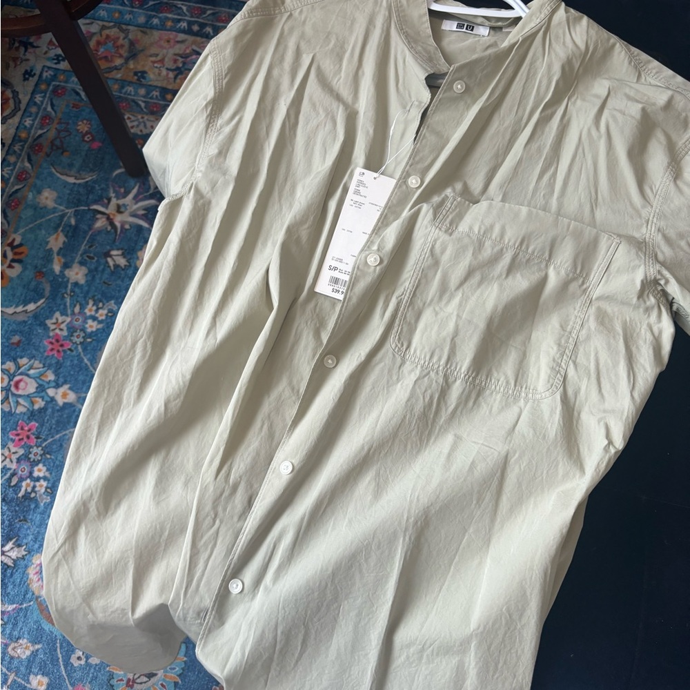 Uniqlo Oversized long shirt, light green.